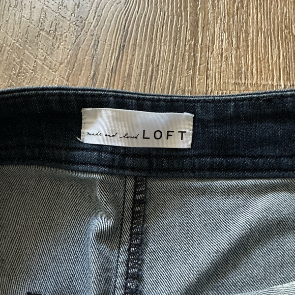 Loft Button Front Pull-on Denim Shorts Size 28/6 - Picture 4 of 8